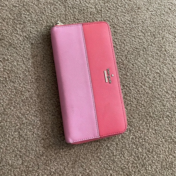 Kate Spade Wallet - Picture 1 of 3